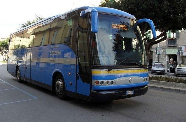 Tragedia a Mussomeli: si toglie la vita l'autista di pullman sospeso per guida in stato di ebbrezza