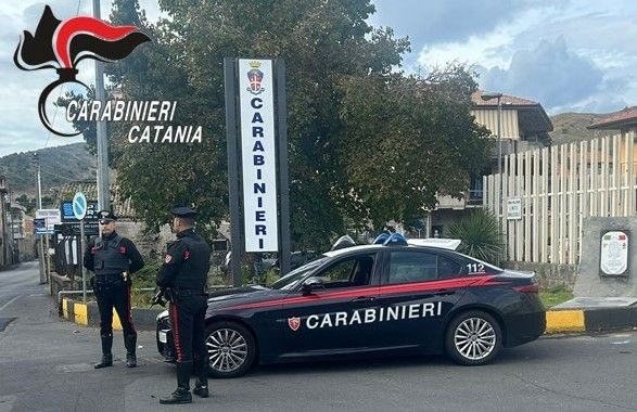 Randazzo, minore derubato da due coetanei nella notte: i Carabinieri rintracciano il 18enne grazie alla geolocalizzazione