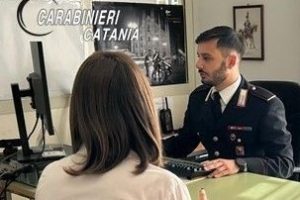 Catania, 20enne pubblica curriculum online e finisce truffata: le portano via 392 euro. Denunciato un 33enne