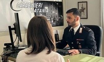 Catania, 20enne pubblica curriculum online e finisce truffata: le portano via 392 euro. Denunciato un 33enne