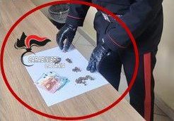 Zafferana Etnea, droga alla comunità terapeutica: fornitore ai domiciliari, cliente denunciato