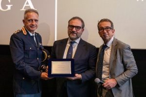 Catania, Polizia Postale premiata per operazione Gotha2: smantellata piattaforma pirata di streaming
