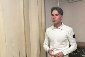 Catania, liceale salva un bagnante con il massaggio cardiaco e l'Ordine dei Medici lo premia