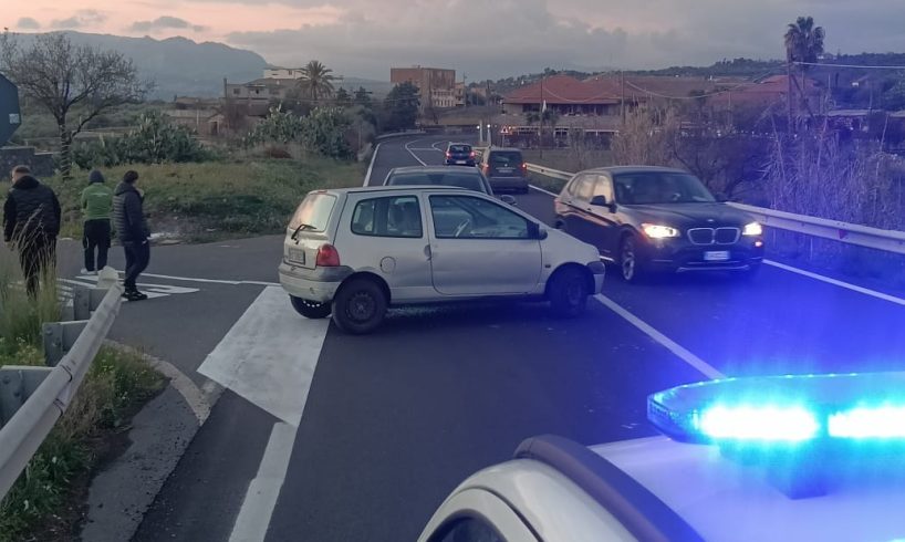 Paternó, incidente frontale sulla SS 121: feriti un 22enne e una 53enne di Adrano