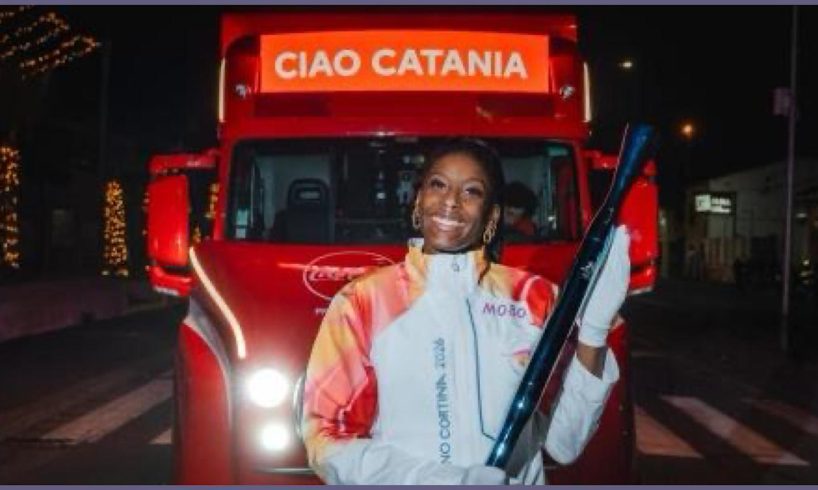 La Fiamma Olimpica in Sicilia, Sylla tedoforo a Catania: "Lo sport può abbattere barriere e cambiare il mondo"