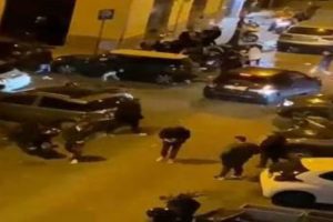 Palermo, movida sotto choc: donna di 33 anni ferita a colpi d'arma da fuoco in piazza Nascé