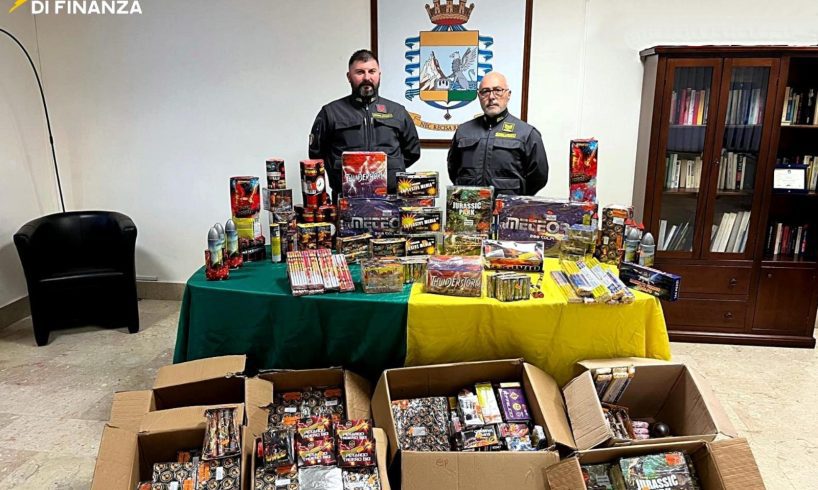 Fuochi illegali a Paternò e Mascalucia, sequestrati 200 kg di materiale in due negozi