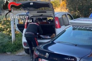 S. M. di Licodia, droga in auto e chiamate dei clienti al telefonino: arrestato 36enne