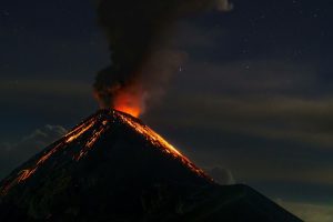 Etna, il vulcanologo Behncke: “Il ‘vecchietto’ si ribella: dopo 28 anni il cratere Nord-Est torna al parossismo”