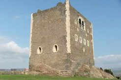 Paternò, la Torre Normanna abbandonata: tra feste improvvisate e gestione fantasma