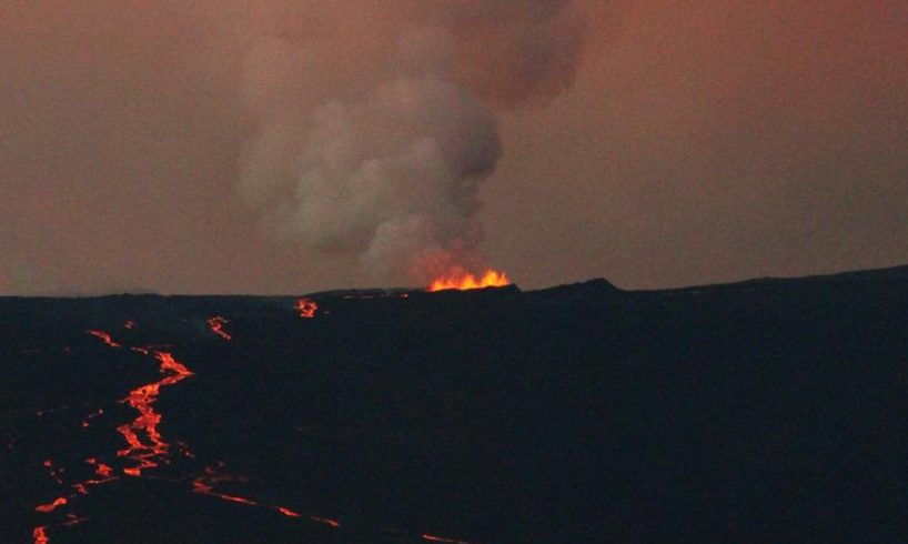 Etna, l'attività si concentra alla Voragine: sbuffi di cenere e quiete a Nord-Est