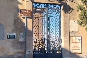 Paternó, caos per i cancelli chiusi al cimitero monumentale