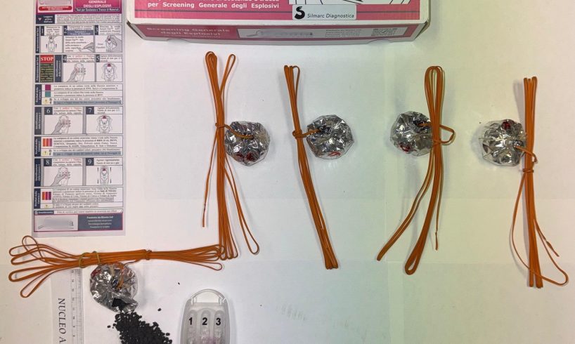 Adrano, scoperto deposito abusivo di "botti": sequestrati 108 chili di fuochi d'artificio. Denunciato commerciante