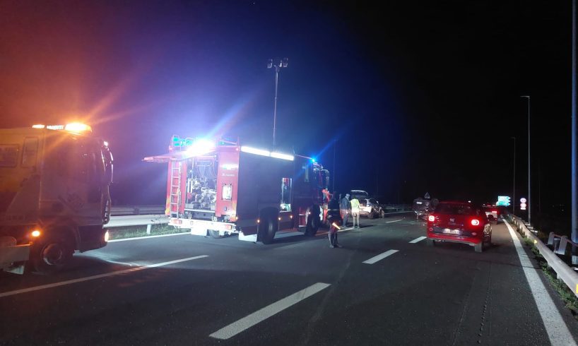 Paternò, tamponamento a catena sulla A19: tre feriti non gravi