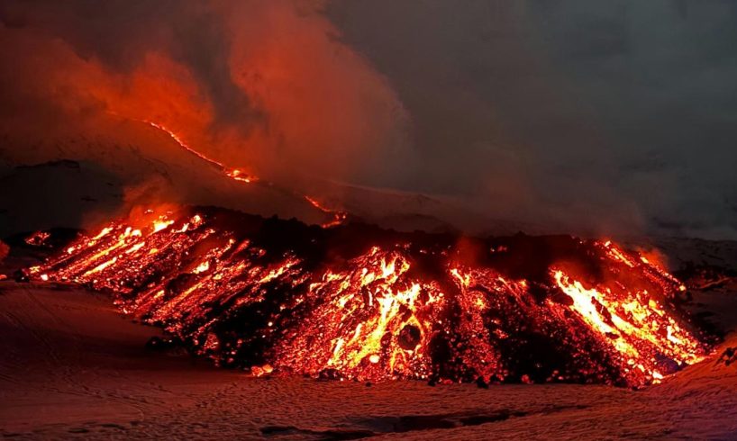 Etna, si ferma la lava tra Rocca Musarra e Rocca Capra. L'Ingv: "Colata non più alimentata"