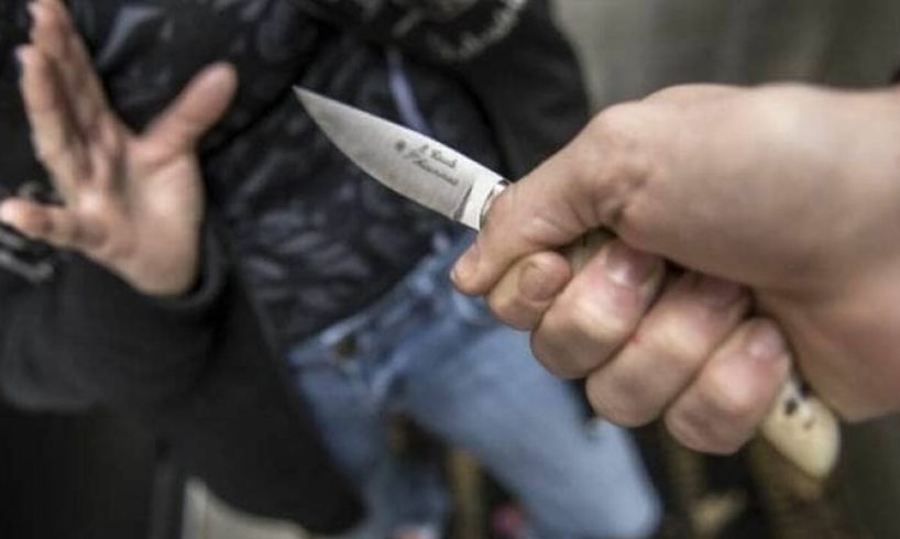 Paternò, aggressione con coltello in famiglia: padre di 71 anni denunciato per lesioni al figlio