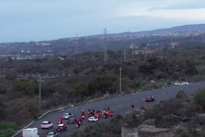 Camporotondo Etneo, sgominata una gara di cavalli clandestina: la Polizia li sorveglia dall'alto con i droni (VIDEO)