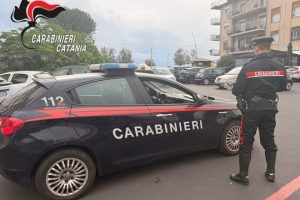 Controlli a Catania: due denunce per parcheggio abusivo e un sequestro di capi contraffatti