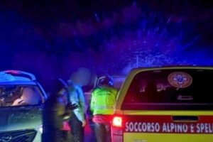 Etna, soccorso in condizioni estreme: salvate due famiglie con bambini bloccate a Piano Provenzana