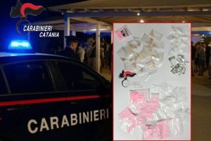 Catania, droga nel locale notturno: due giovani donne arrestate con quasi 150 grammi di sostanze