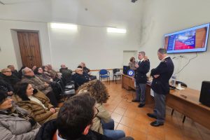 Adrano, la Polizia incontra la Scuola delle Tre Età: consigli pratici per difendersi dalle truffe