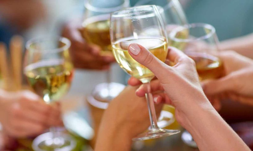 Vini Etna Doc, nel 2025 crescono gli imbottigliamenti (+6,3%): spumanti da record, bene bianco e rosato