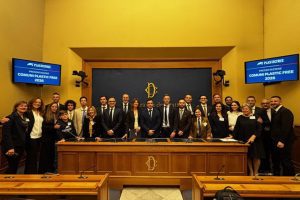 Belpasso, Caltagirone e Camporotondo Etneo tra i 20 Comuni siciliani "Plastic Free" per il 2026