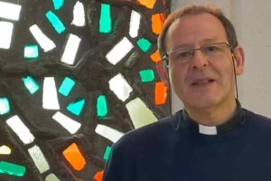 “Innamorarsi di Cristo”: il racconto vocazionale dell’adranita don Nino La Manna, tra paura nella notte e Parola che ti studia