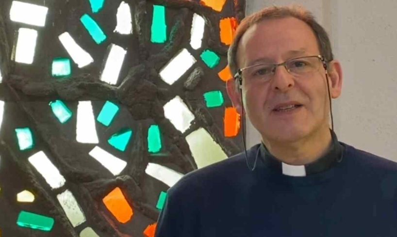 “Innamorarsi di Cristo”: il racconto vocazionale dell’adranita don Nino La Manna, tra paura nella notte e Parola che ti studia