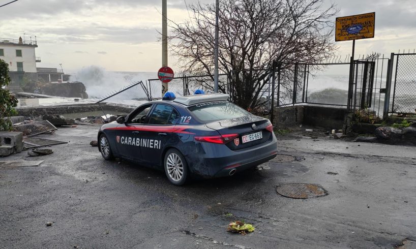 A Catania e provincia interventi dei Carabinieri dopo il ciclone "Harry" per evacuazioni e antisciacallaggio