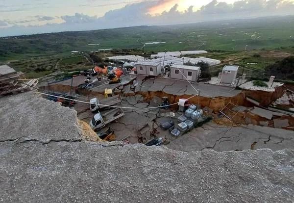 Frana a Niscemi, cedimenti fino a 6 metri: paese a rischio isolamento. Il sindaco: “Situazione drammatica”