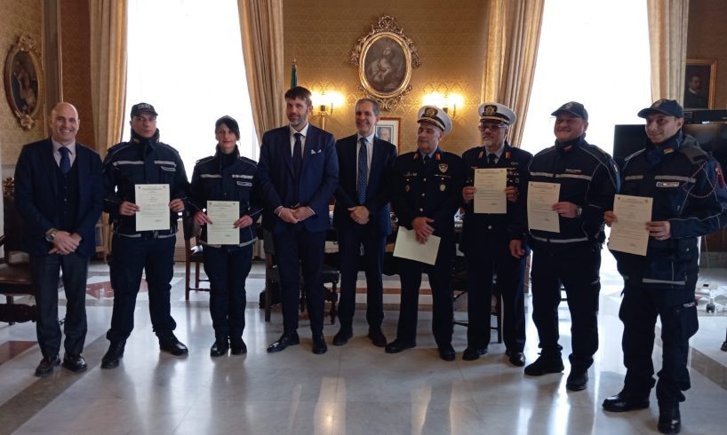 Catania, cerimonia di encomio per la Polizia Locale: il sindaco Trantino premia sei agenti