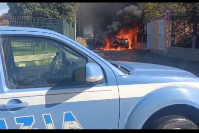 Catania, furto di rame finisce in fiamme: auto distrutta e arresto lampo di un 43enne