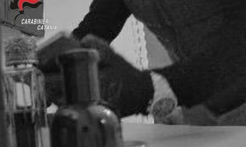 Catania, ladro in diretta streaming ruba durante la processione di Sant’Agata