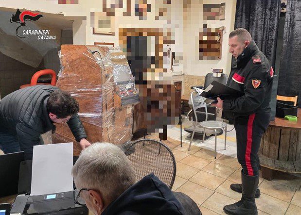 Catania, sequestro di slot abusive in un centro scommesse: sanzioni per 70mila euro