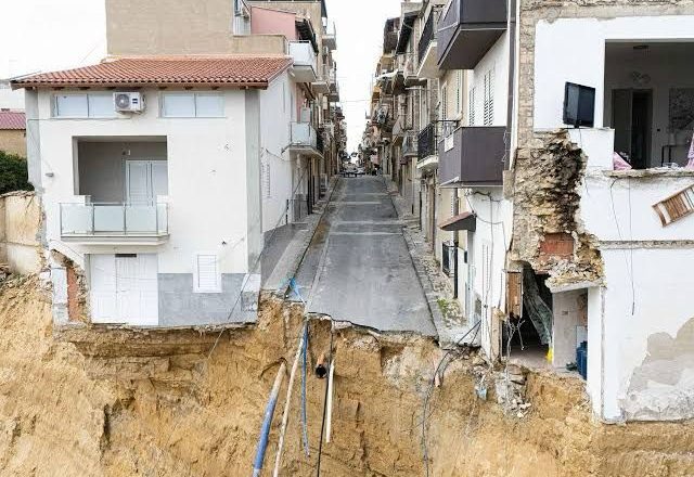 Frana Niscemi, via le case nei primi 50 metri: Procura sul posto da giovedì