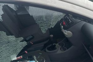 Adrano, distrugge l'auto del presunto amante dell'ex: 54enne denunciato.