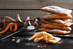 Carnevale, chiacchiere da record: anche in Sicilia è il dolce più amato e venduto