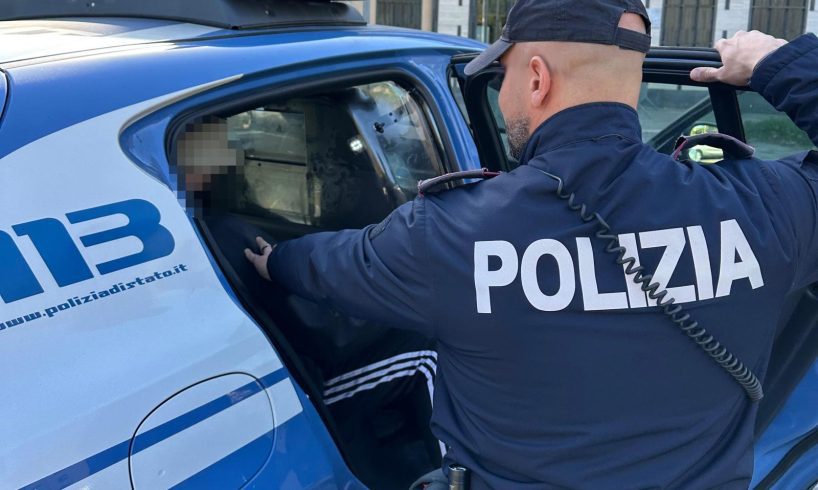Catania, tenta furto di benzina e minaccia il vigilante con un bastone: 45enne arrestato