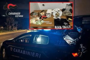 Spaccio in famiglia a Paternò: padre arrestato e figlia minorenne denunciata. In casa 65mila euro