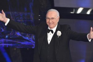 La Tv italiana ricorda Pippo Baudo: su Rai1 lo speciale tra Sanremo, Settevoci e i grandi artisti scoperti