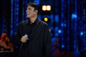 Sanremo, stasera il via. Le prove incoronano Sal Da Vinci: il pubblico canta con lui