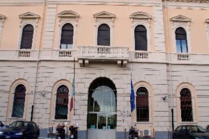 Catania, rinvolta nel carcere di Piazza Lanza: detenuti devastano l'isolamento. Il sindacato: “Sistema al collasso”