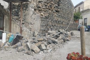 Terremoto, a Ragalna danni diffusi a edifici e abitazioni. Attivato il COC