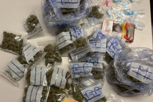 Catania, tentativo di spaccio sventato in stazione: pusher 28enne arrestato con mezzo chilo di droga
