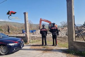 Randazzo, abbattuto l'ecomostro del boss Sangani: dopo 40 anni lo Stato cancella il simbolo della mafia