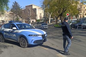 Controlli a tappeto della Polizia tra Adrano e Biancavilla: 108 persone identificate