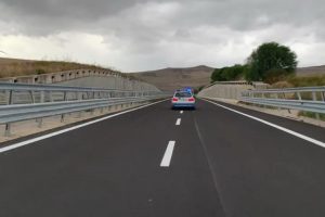 SS 121 Paternò-Catania, scooter contro tir: 21enne in prognosi riservata