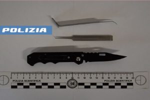 Adrano, 21enne fermato con coltello e arnesi da scasso: denunciato