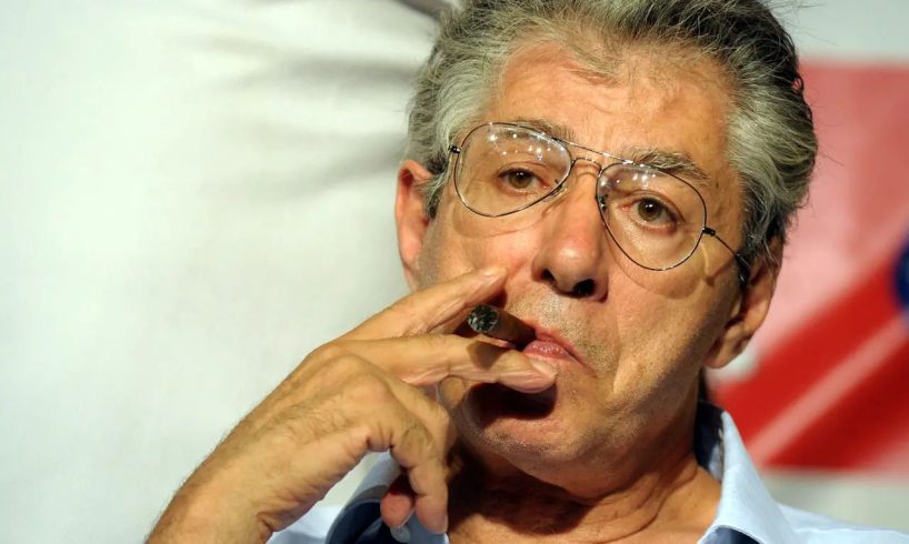 Il Senatur e le nebbie del passato: come Bossi e la Lega Nord avviarono la frantumazione dell'Italia unita